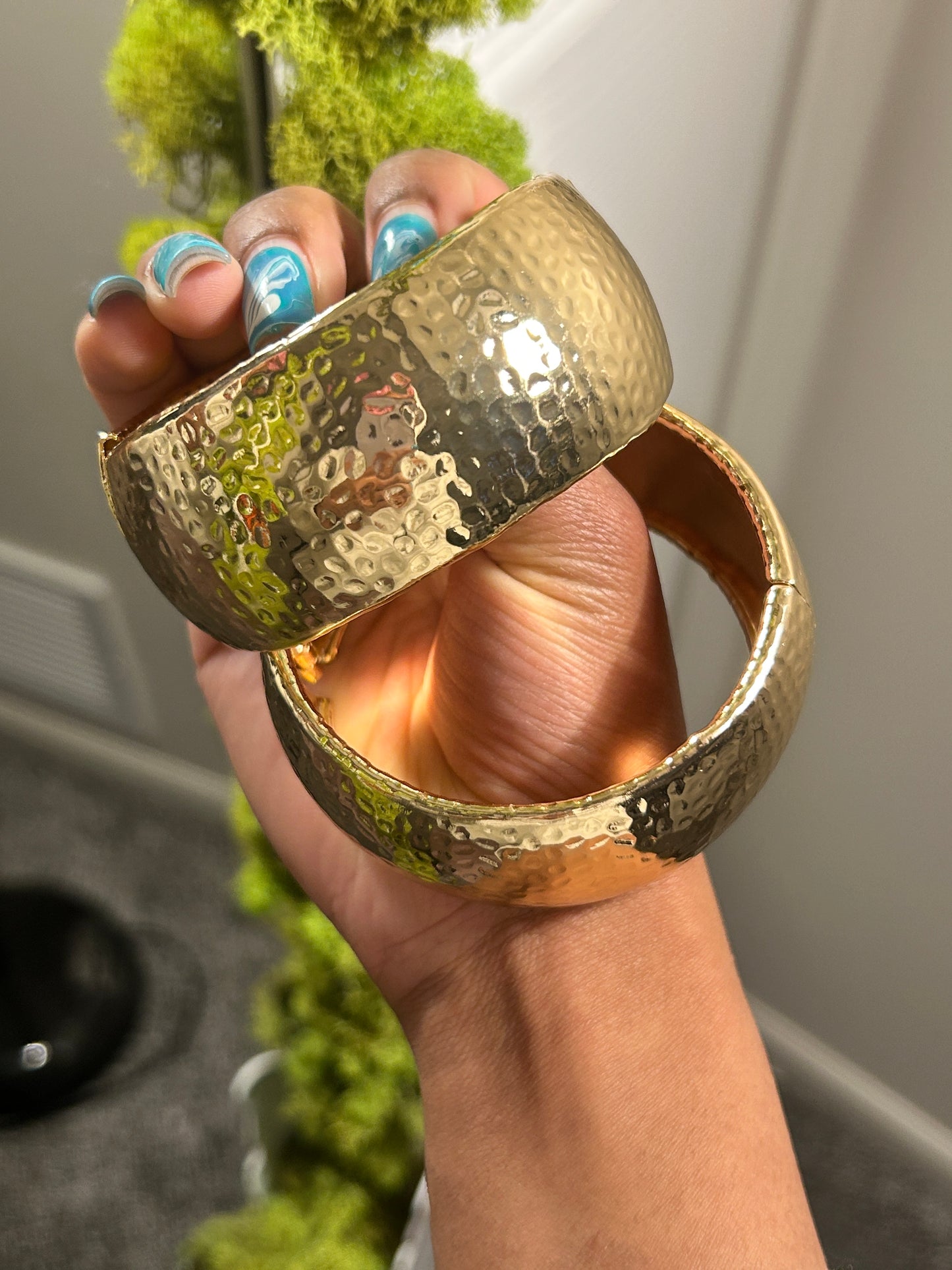 “Ashanti” Bangle (1pc) (Opens up)