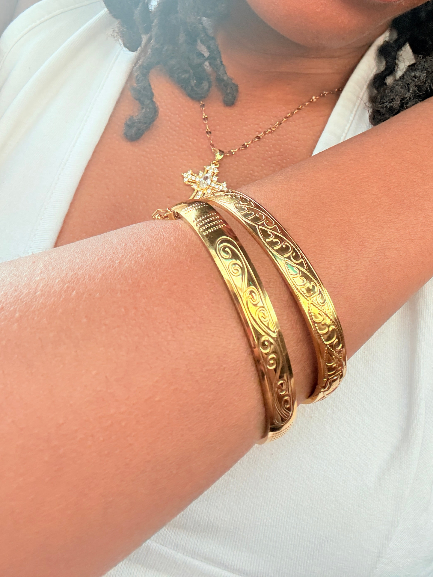 “Oni” Gold Hinge Bangle Set (2pcs)
